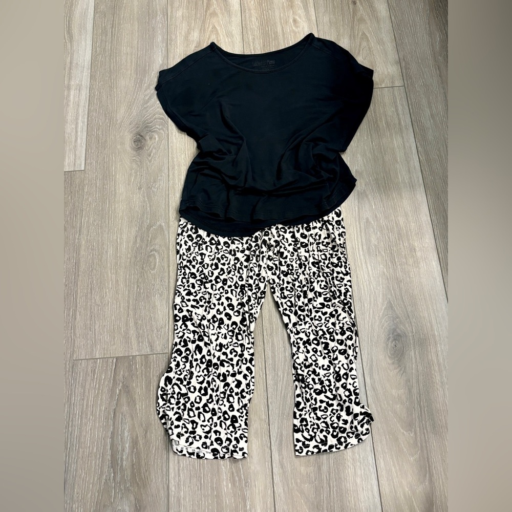 LATCHED MAMA XS LOUNGE SET (Capri length)